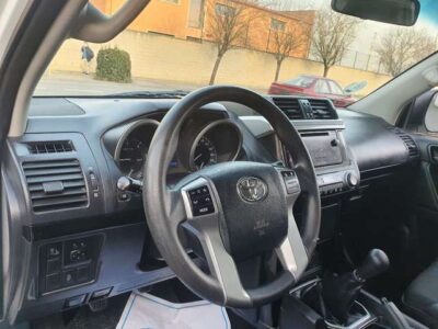 Toyota Land Cruiser D-4D GX
