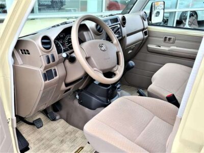 Toyota Land Cruiser GRJ 79 Double Cab LX
