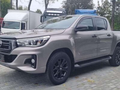 TOYOTA HILUX