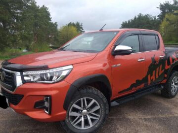 TOYOTA HILUX