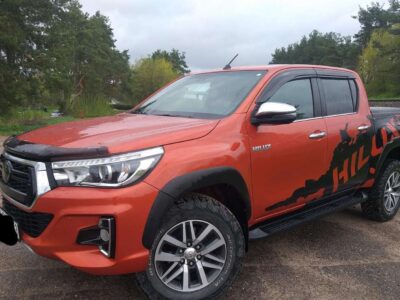 TOYOTA HILUX