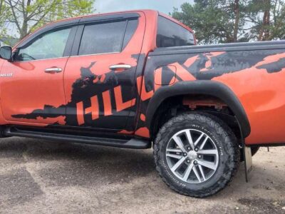TOYOTA HILUX